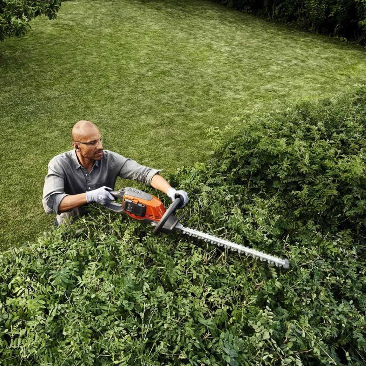 215iHD45 Battery Hedge Trimmer
