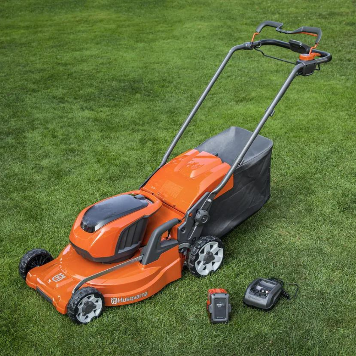 LC347iVX Battery Self Propelled Lawn Mower