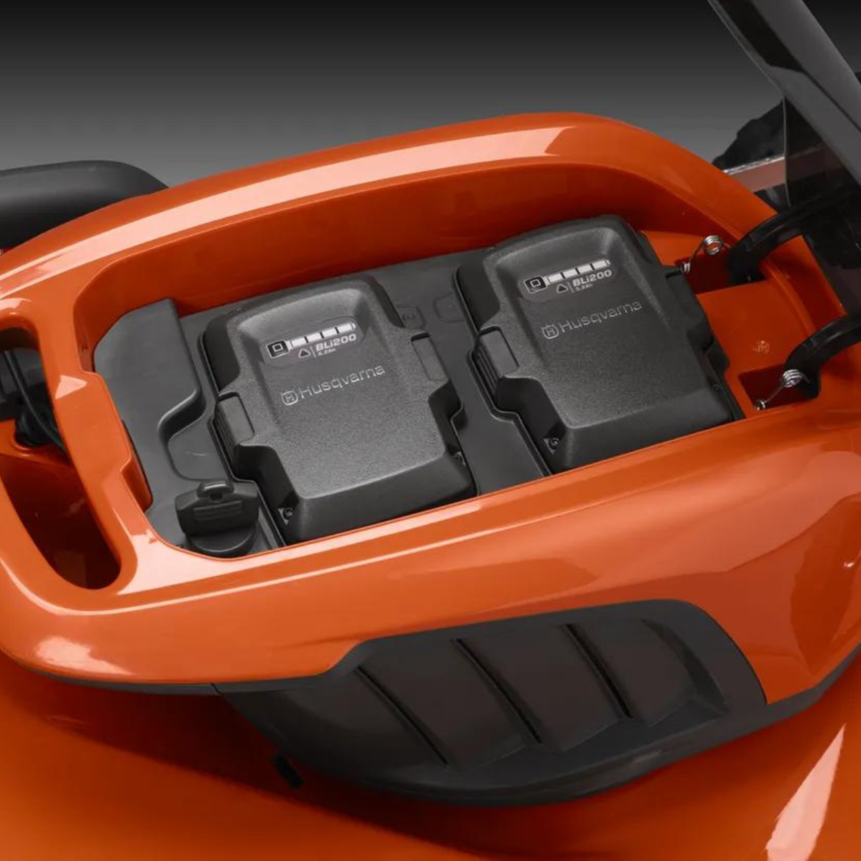 LC347iVX Battery Self Propelled Lawn Mower