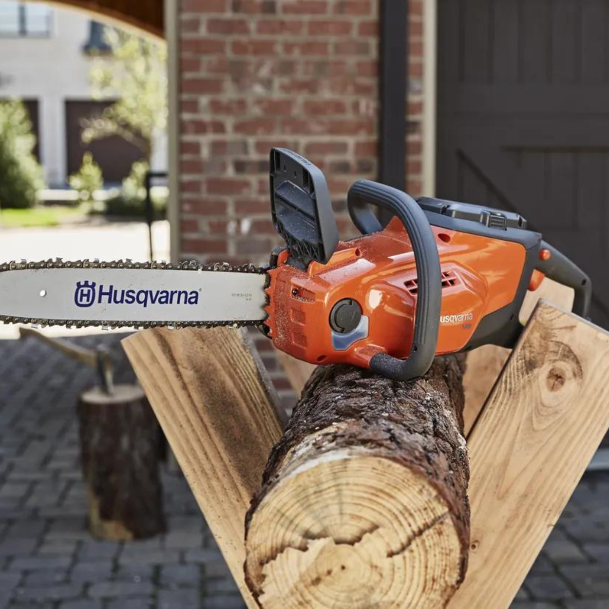 120i Battery Chainsaw